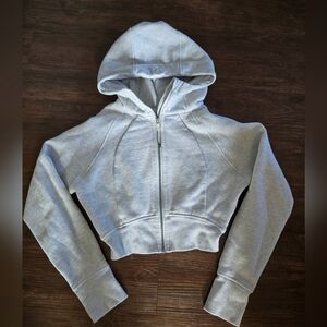 Lululemon scuba full-zip cropped hoodie. Size 4. Heathered Core Ultra Light Grey